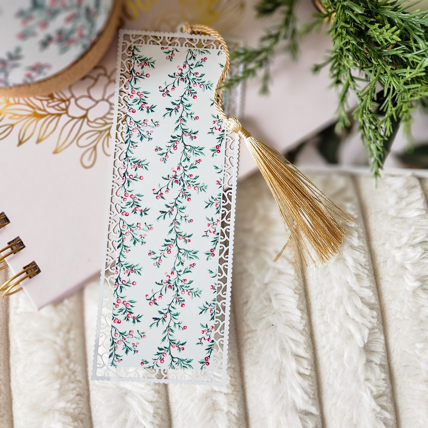 Bookmark - Victorian Holly
