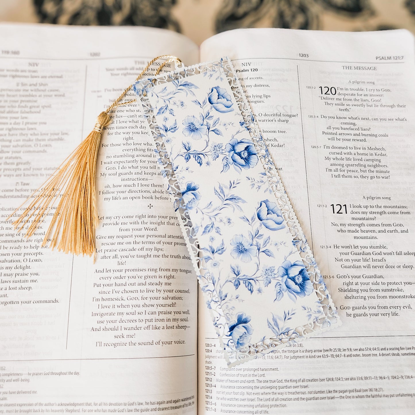 Bookmark - Chinoiserie Blue Toile Floral