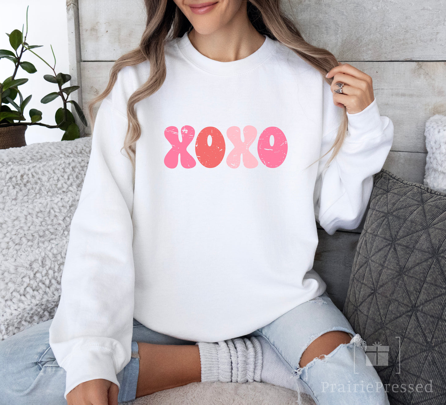 xoxo Retro Valentine Crewneck Sweatshirt